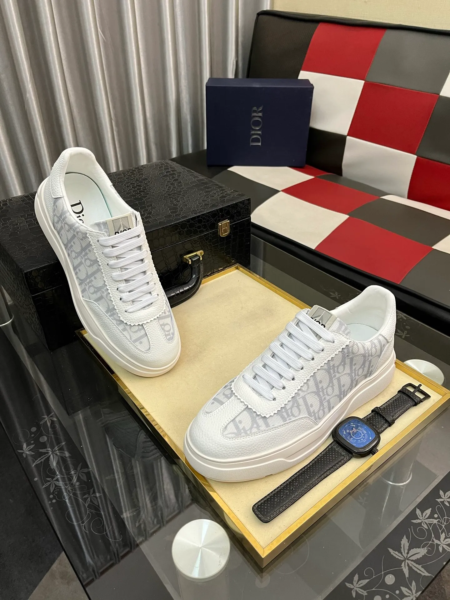 Men's shoes💰: 420⌚️⌚️[Dior] Dior's new men's genuine leather casual shoes, the highest version on the market, any comparison is welcome🆚! The original leather has excellent texture and is super high-end! Fetal sheep net lining imported from Italy, removable pad! Luxurious materials and fine workmanship, highly recommended! Code number: 38-444⃣️Color optional